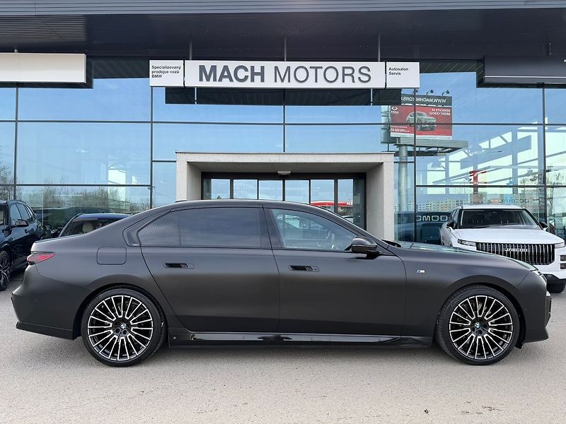 BMW Řada 7 750e xDrive 07/2025 TV - fotka 4 z 31