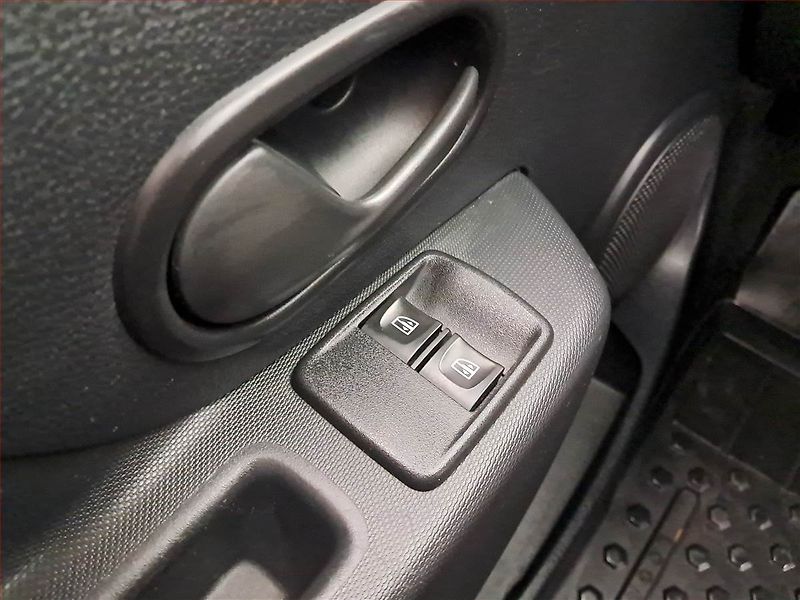Dacia Logan (2018) 1.0 SCe, Serv.kniha - fotka 14 z 14