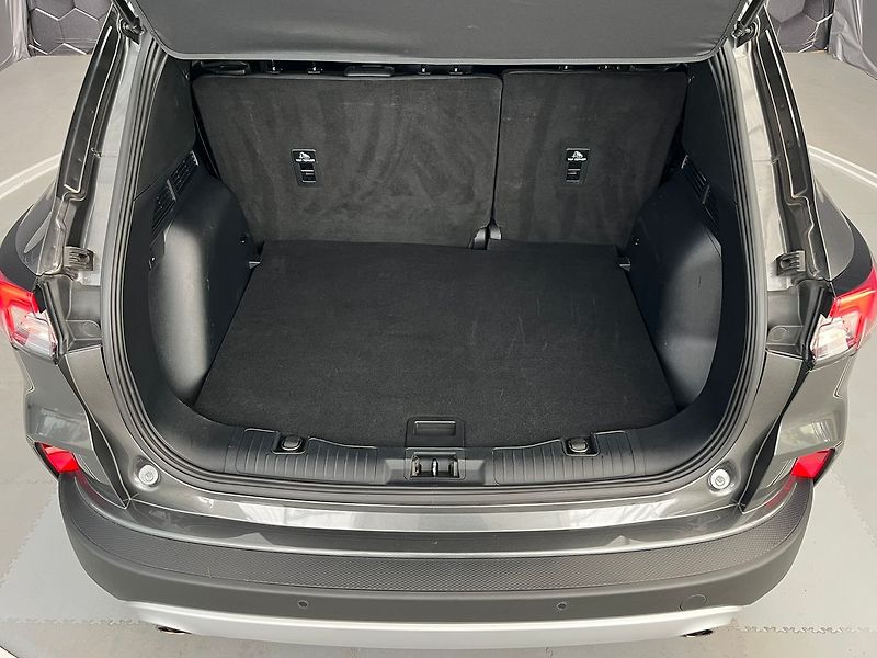 Ford Kuga 2.5 HEV 4x4 Titanium - fotka 34 z 49