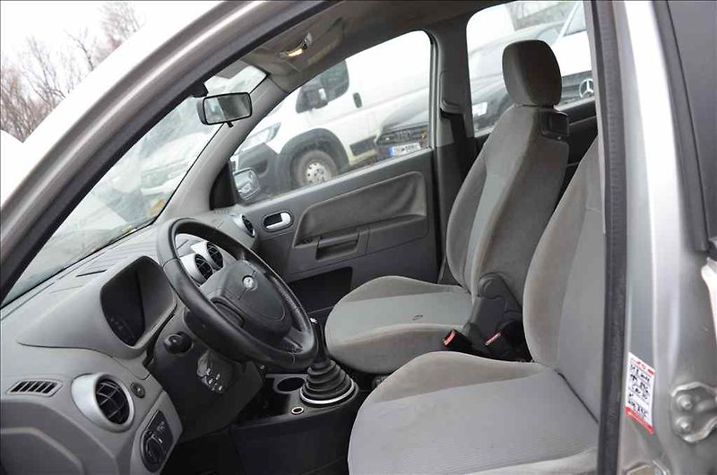 Ford Fusion (2003) 1,4 TDCI 50KW - fotka 16 z 20