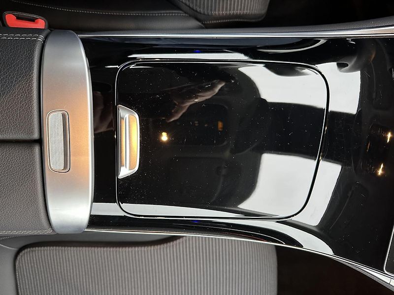 Mercedes-Benz GLC (2023) 300de 4MATIC - fotka 22 z 27