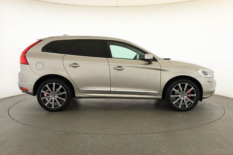 Volvo XC60 (2014) D4, Automat, Serv.kniha, Navi - fotka 6 z 14