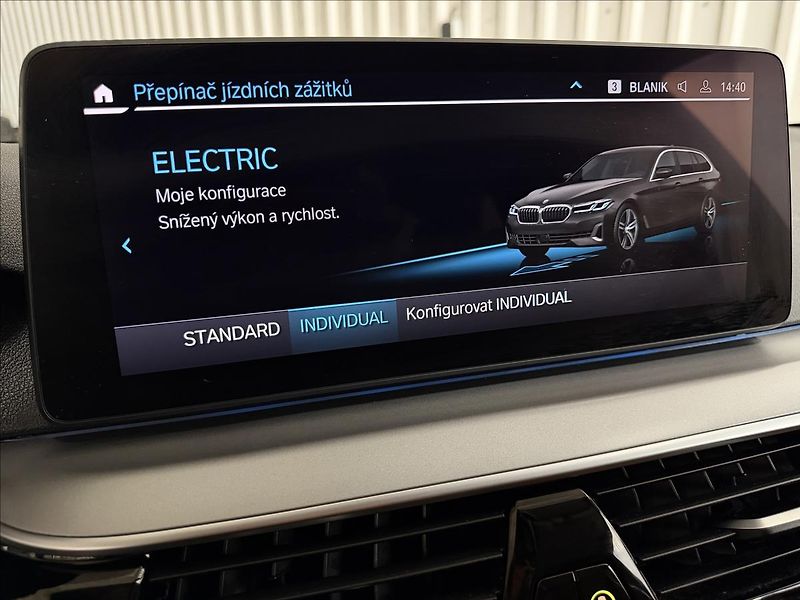 BMW Řada 5 530E XDRIVE ACC LASER TAŽNÉ - fotka 30 z 47