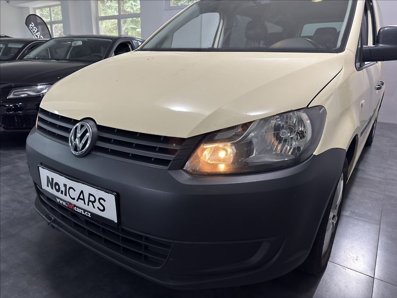 Volkswagen Caddy 1,6   TDI MAXI 7 MÍST SERVIS - fotka 18 z 20