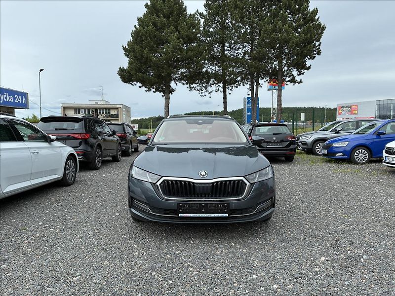 Škoda Octavia 2,0 PANORAMA,CANTON,HEAD-UP - fotka 4 z 28