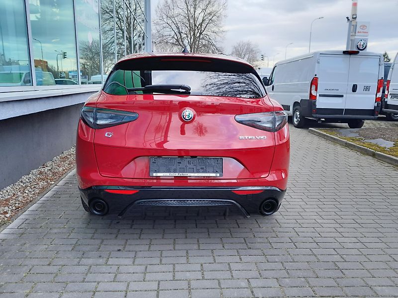 Alfa Romeo Stelvio (2026) Veloce 4x4 2,0 280PS - fotka 8 z 38
