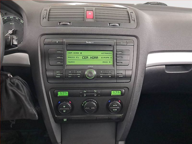 Škoda Octavia (2005) 1.6, po STK, CZ doklady - fotka 12 z 17