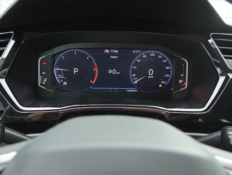 Volkswagen Touran (2023) 2.0 TDI - fotka 11 z 16