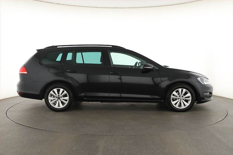 Volkswagen Golf (2013) 1.2 TSI, ČR,1.maj, Tempomat - fotka 6 z 15