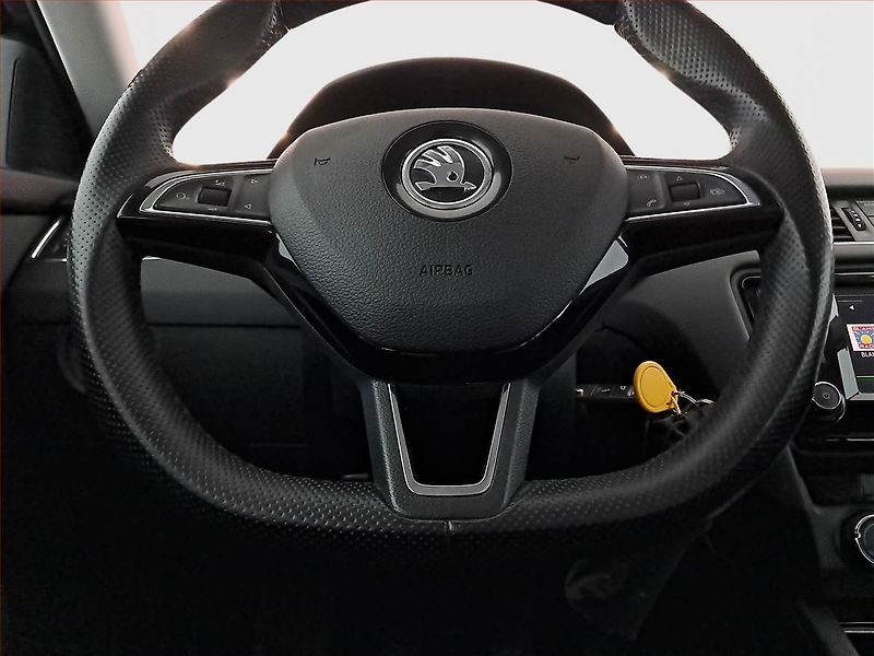 Škoda Octavia (2016) 1.6 TDI, Serv.kniha, Xenony - fotka 16 z 16