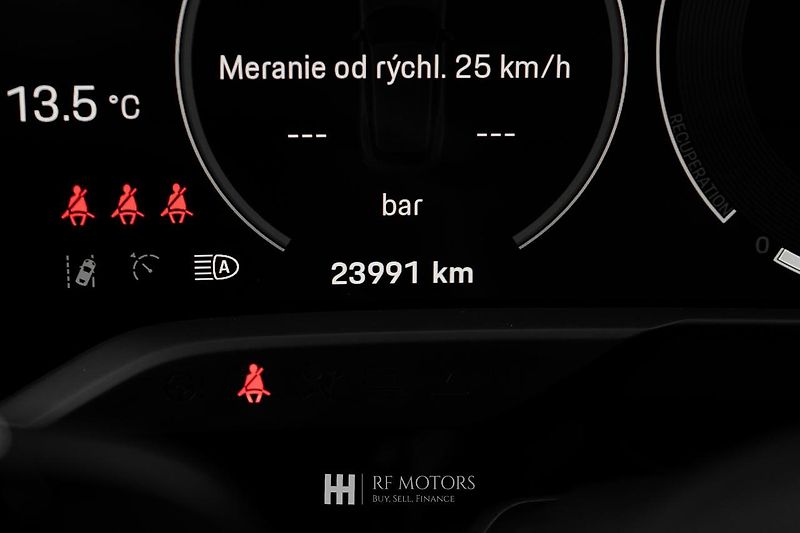 Porsche Taycan (2024) 320kW - fotka 37 z 50
