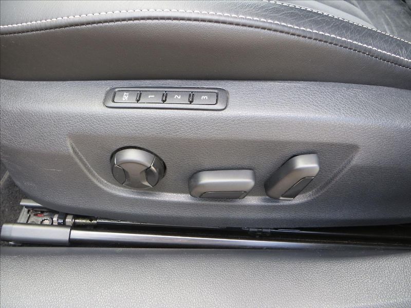 Škoda Superb 2,0 TDI 4x4 Style DSG ČR TAŽNÉ - fotka 16 z 31