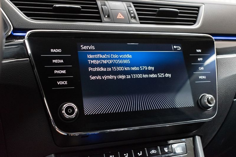 Škoda Superb 2.0TDI L&K*N.TOPENÍ*DPH*ČR 1.M - fotka 40 z 48