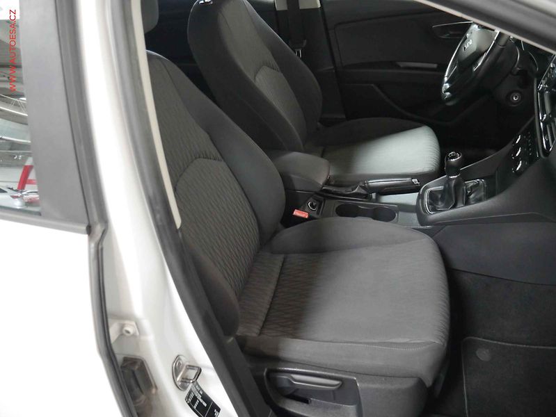 Seat Leon (2014) 2.0TDi, LED - fotka 12 z 23