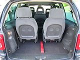 Volkswagen Sharan (2004) 1.9 TDI 85kW 7 SEDADEL - náhled 23