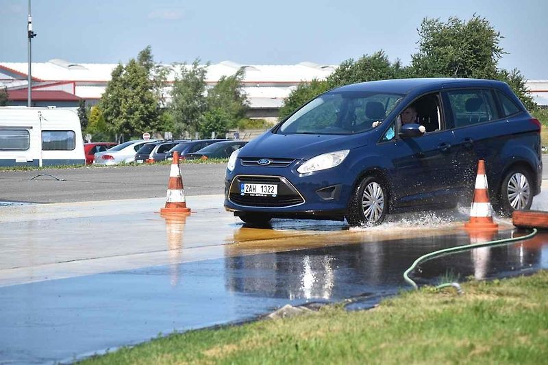 V letošních kurzech se vyškolí zhruba tisícovka mladých řidičů