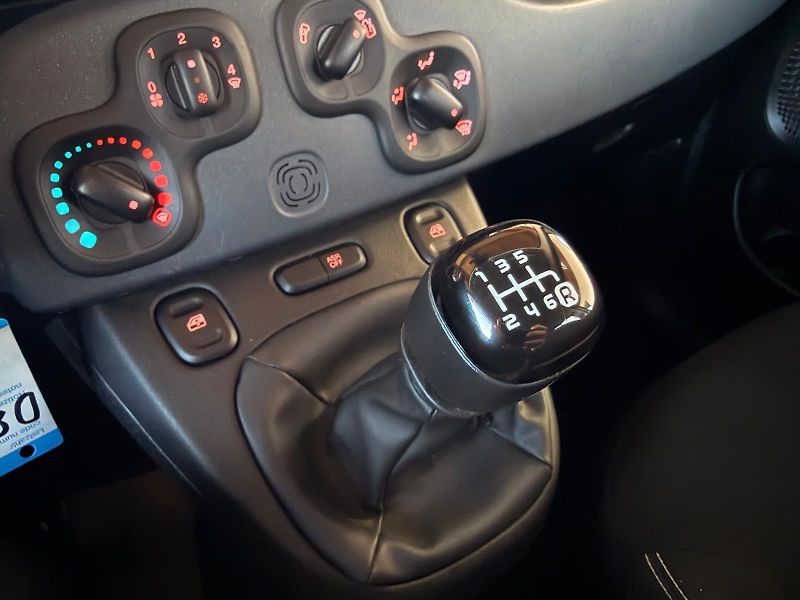 Fiat Panda 1.0 CROSS 1.0 HYBRID 70CV MAN - fotka 15 z 23