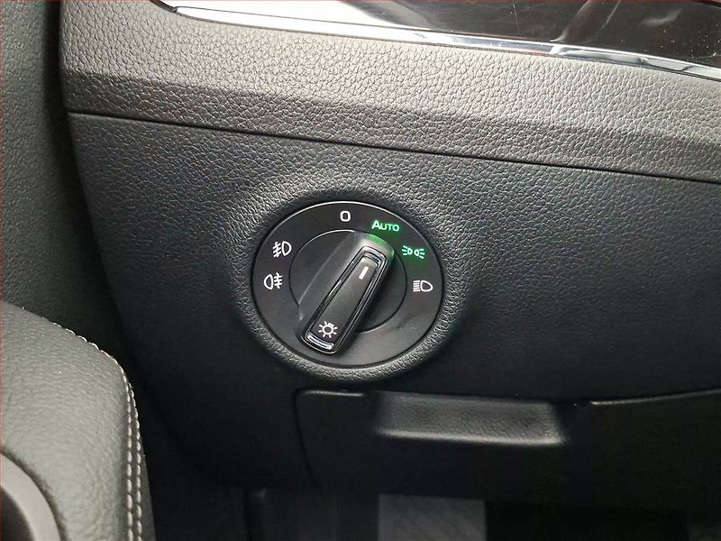 Škoda Superb (2023) 2.0 TDI - fotka 21 z 24