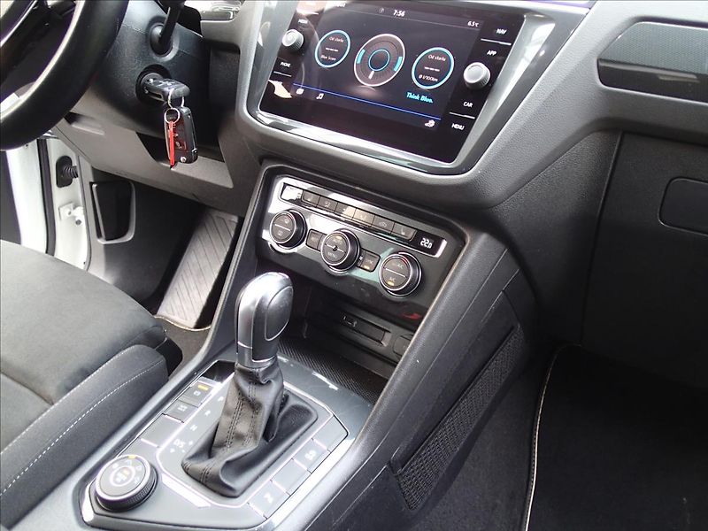 Volkswagen Tiguan 2,0 ČR, 4x4, Tažné - fotka 50 z 73