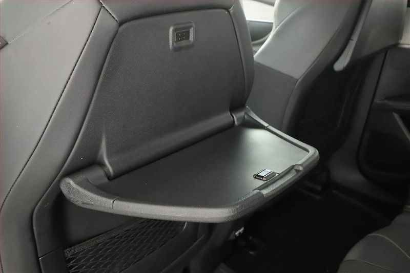 Peugeot 5008 (2023) GT Line 1.5 BlueHDi - fotka 11 z 21