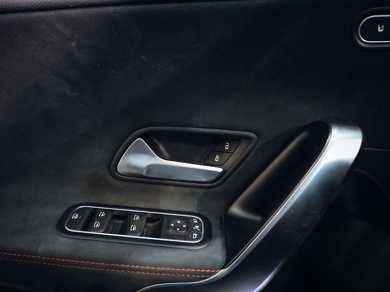 Mercedes-Benz Třídy A A 200 AMG - fotka 17 z 24