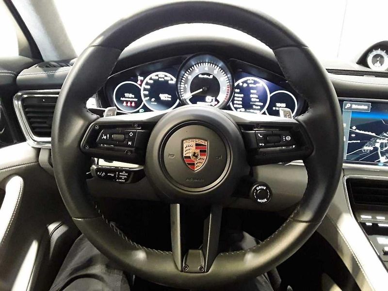 Porsche Panamera Turbo S E-Hybrid Sport Turismo - fotka 12 z 16