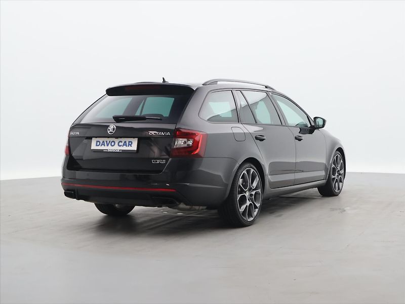 Škoda Octavia RS 2.0 TSI 180kW Challenge - fotka 7 z 32