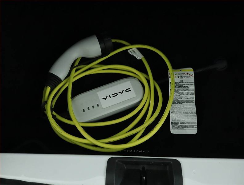 Dacia Spring (2023) Electric 65 (27 kWh), SoH 93% - fotka 16 z 16
