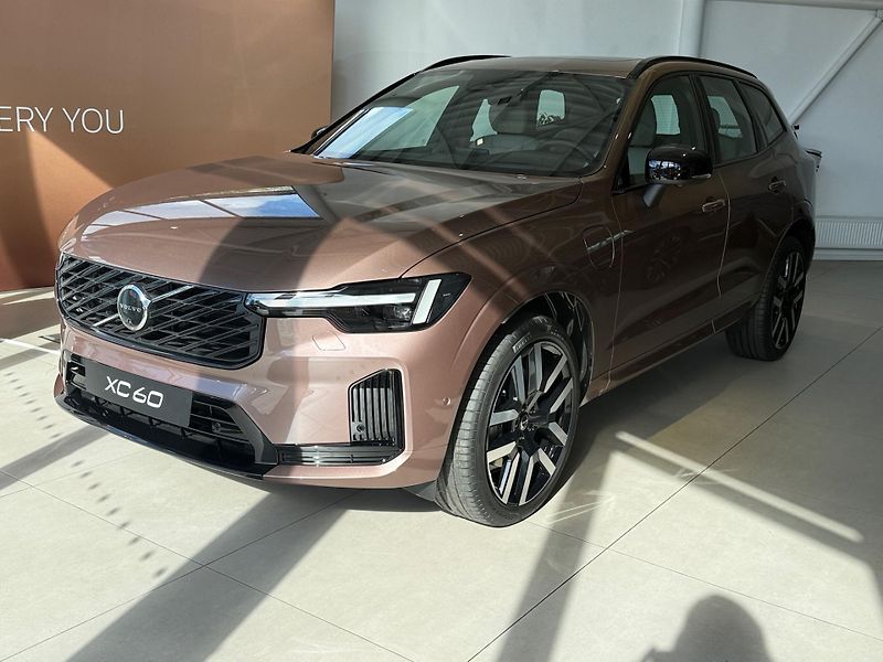 Volvo XC60 (2026) T6 AWD XLR ULTRA DARK Execut. - fotka 9 z 21
