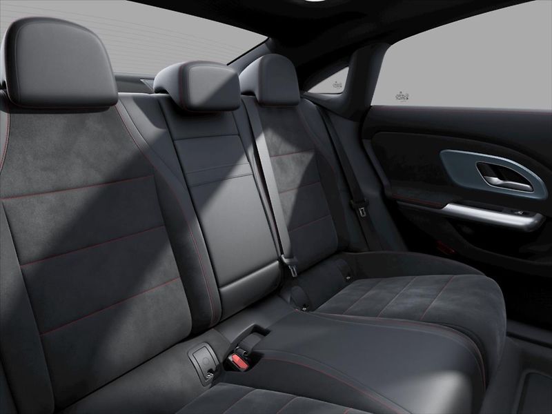 Mercedes-Benz CLA (2025) 1.5 200 4M - fotka 8 z 9