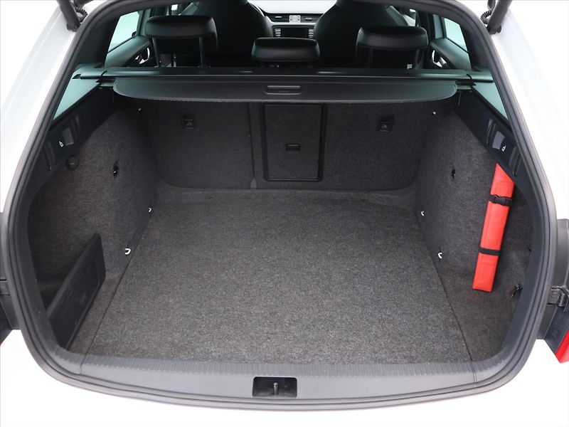 Škoda Octavia 2,0 TDI RS 135kW DSG Challenge - fotka 10 z 32