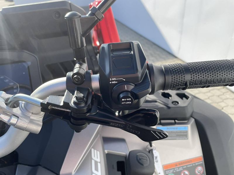 CFMOTO (2026) Gladiator X1000 G3 MUD EPS T3B - fotka 12 z 13