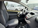 Peugeot 107 1,0 i 77tKm KLIMA SERVO - náhled 18