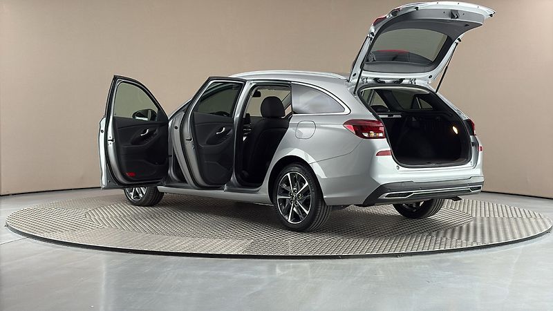 Hyundai i30 1.5 T-GDI AUT Style Kombi - fotka 7 z 28
