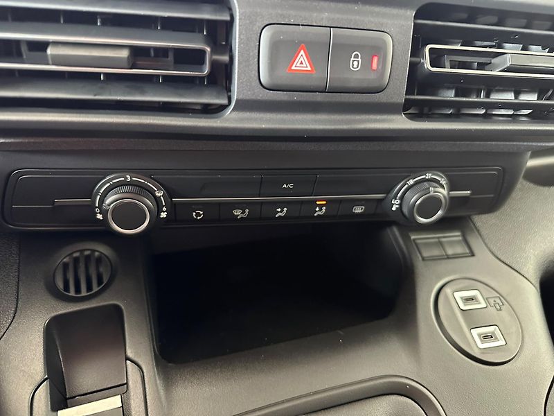 Peugeot Rifter (2026) LONG ALLURE BlueHDi 130 MAN6 - fotka 14 z 21