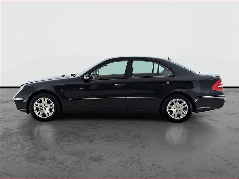 Mercedes-Benz Třídy E (2005) E 240 , Automat, Tempomat - fotka 3 z 17