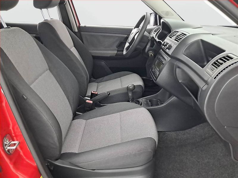 Škoda Fabia (2010) 1.2, po STK, jezdí dobře - fotka 9 z 16