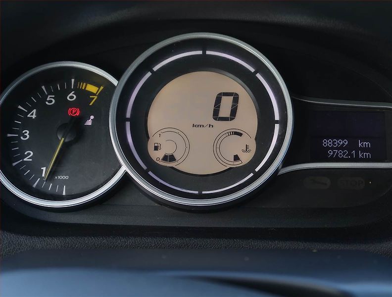 Renault Mégane (2010) 1.6 16V, Tempomat - fotka 11 z 18