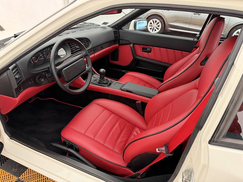 Porsche 944 - fotka 9 z 47
