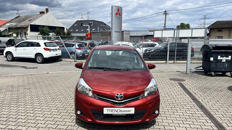 Toyota Yaris ACTIVE 1.33 VVTi, automat - fotka 2 z 11