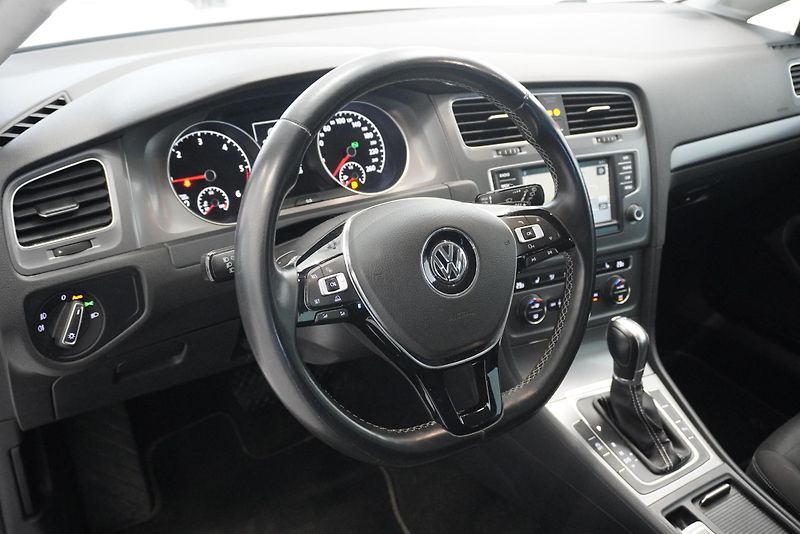 Volkswagen Golf 1.6 TDi - fotka 13 z 29