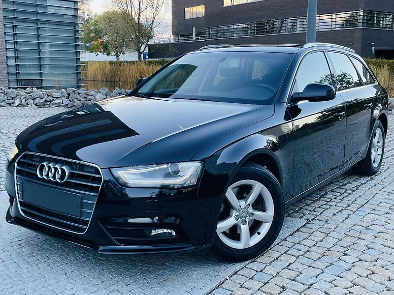 Audi A4 2.0TDI MAN VÝHŘEV SERVISKA LED - fotka 2 z 41
