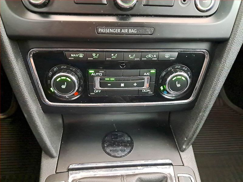 Škoda Superb (2014) Ambition 2.0 TDI, Serv.kniha - fotka 23 z 27