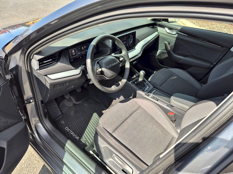 Škoda Octavia (2025) Selection 1,5 TSI 110 kW 6°man - fotka 11 z 40