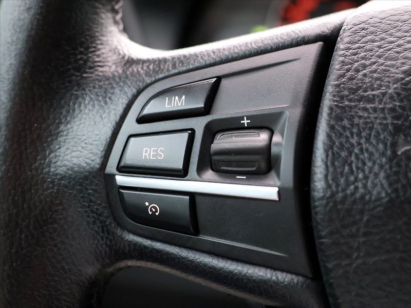 BMW Řada 5 3,0 535i 225kW Aut.klima Kůže - fotka 22 z 41