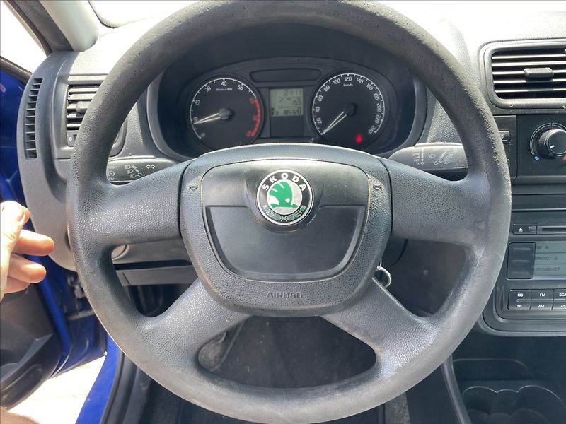 Škoda Fabia 1,4 i 63kw Ambiente ESP Tažné - fotka 15 z 30