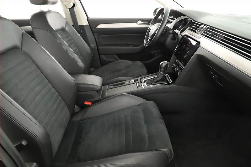 Volkswagen Passat (2019) 1.5 TSI, Automat, Kůže, Navi - fotka 7 z 19