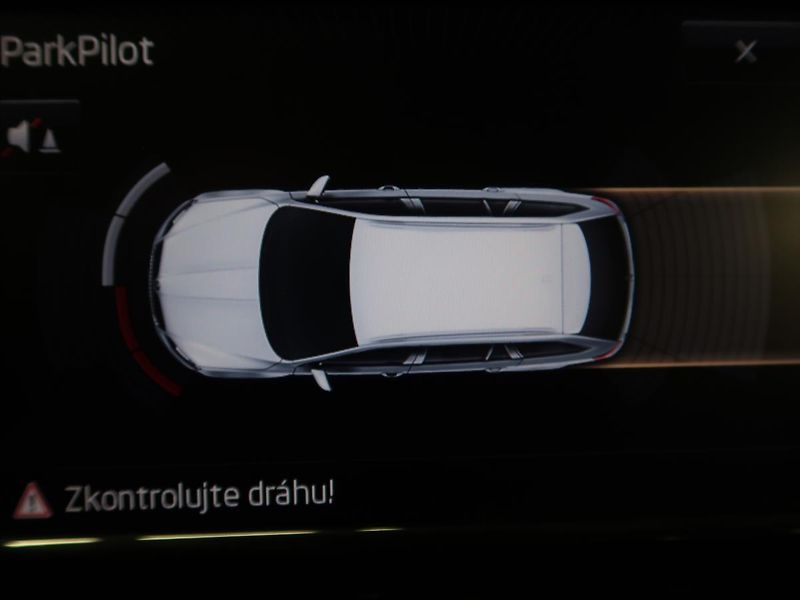 Škoda Octavia 2,0 TDI 135KW DSG SCOUT TOP! - fotka 25 z 39