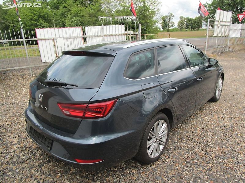 Seat Leon 1,5TSI-DSG-110KW-NOVÝ OLEJ - fotka 7 z 26