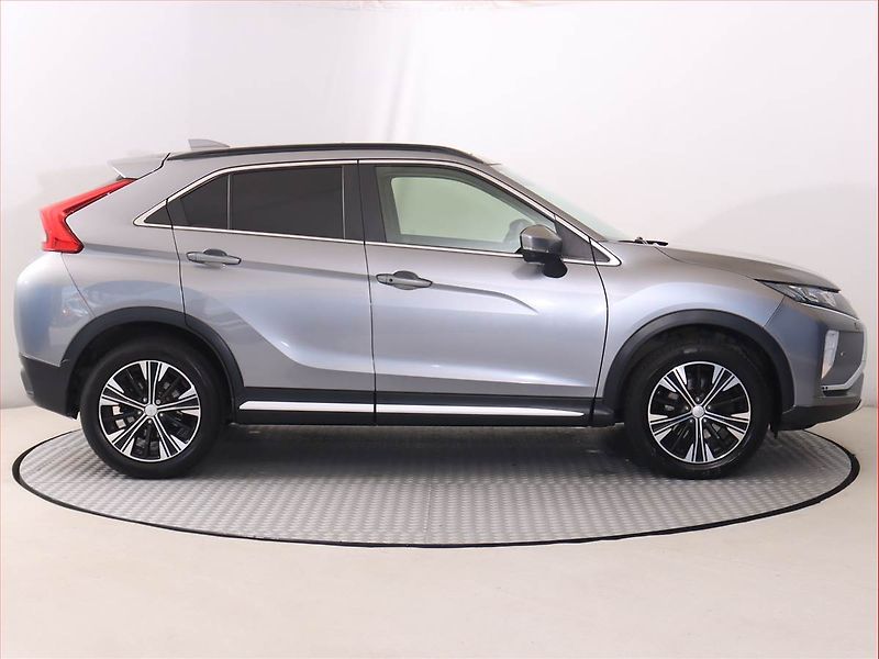 Mitsubishi Eclipse Cross (2018) 1.5 T-MIVEC, 4X4, Automat - fotka 6 z 18